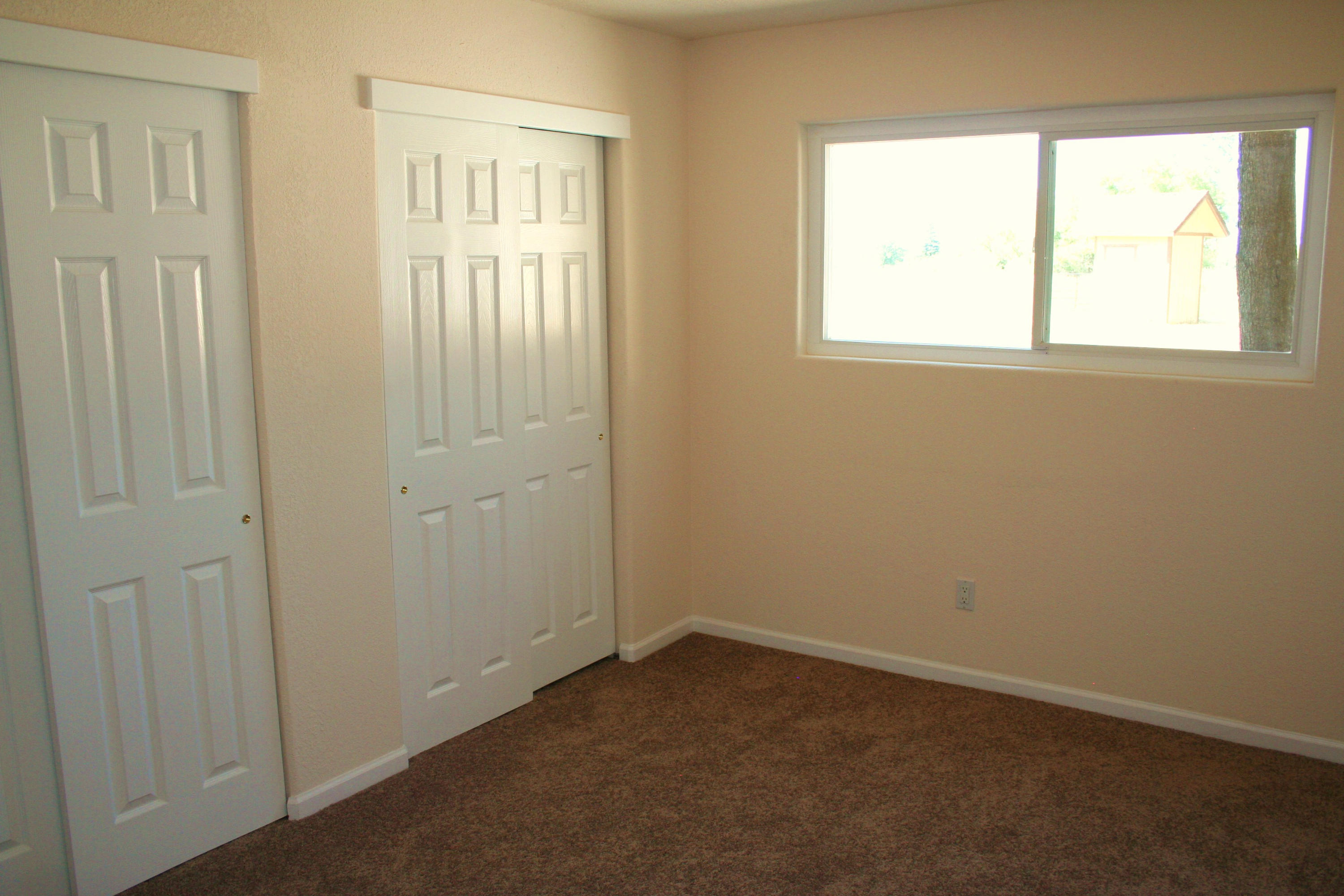 22415 Ruth Lane Anderson, CA 96007 - Photo 13 of 20 044