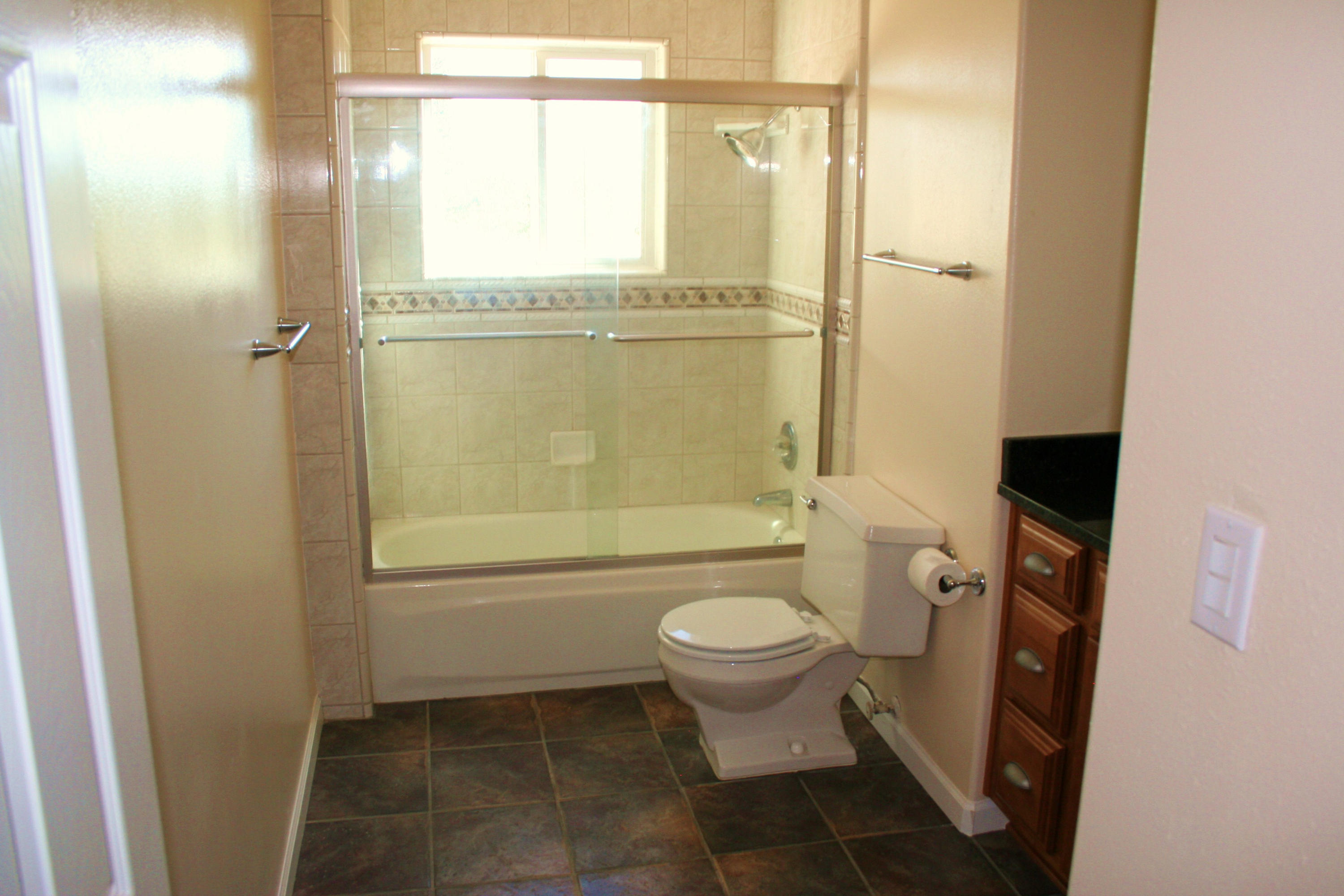 22415 Ruth Lane Anderson, CA 96007 - Photo 7 of 20 042