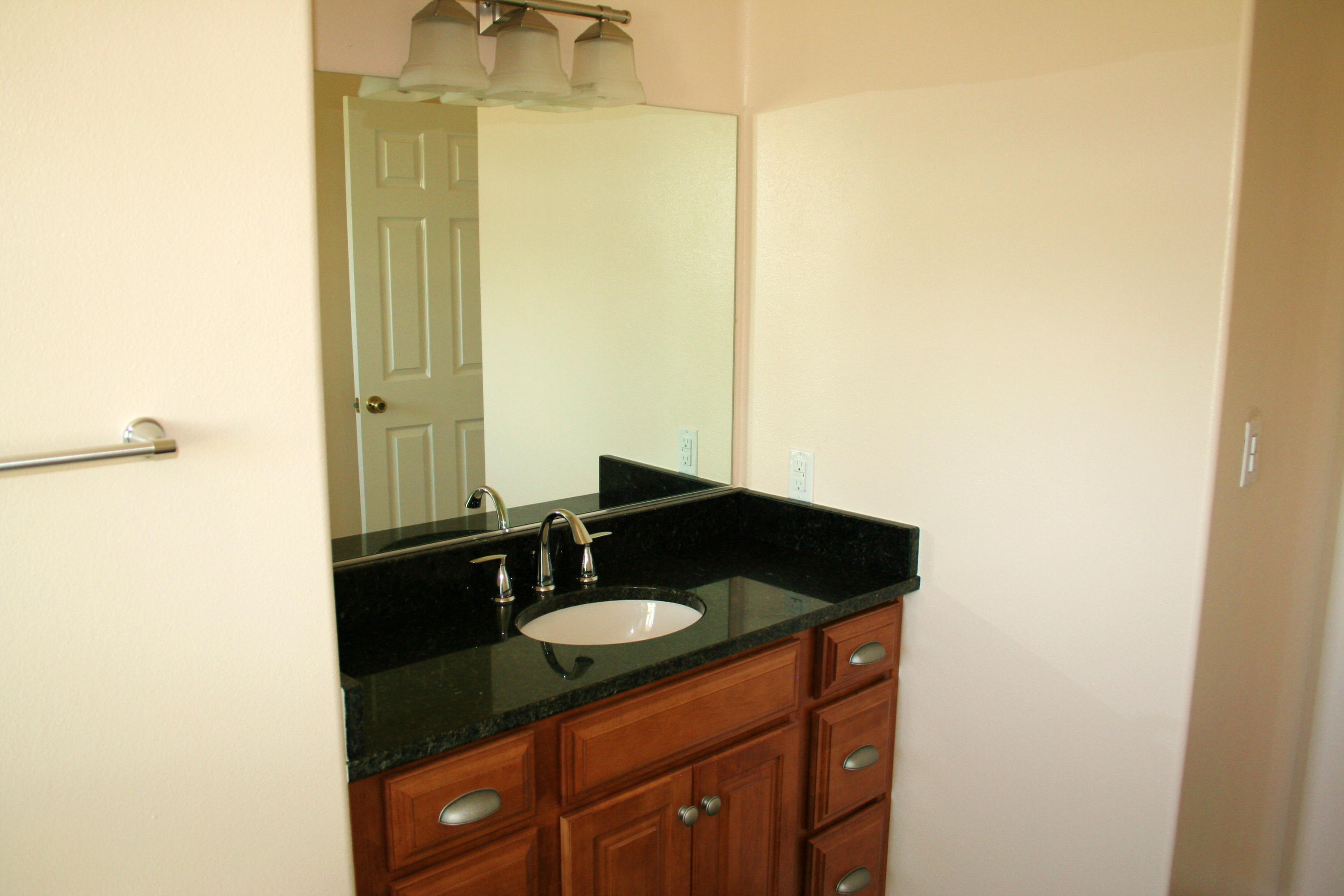 22415 Ruth Lane Anderson, CA 96007 - Photo 10 of 20 043