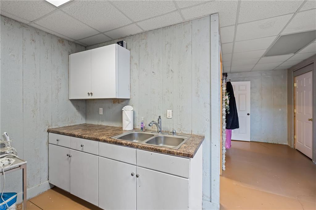 6318 Gray Farm Road High Point, NC 27263 - Photo 26 of 45 Rec room