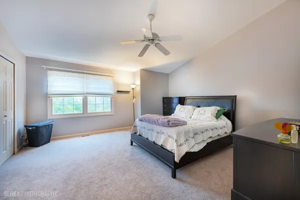 $275,000 | 229 Spring Point Drive, Carpentersville, IL 60110