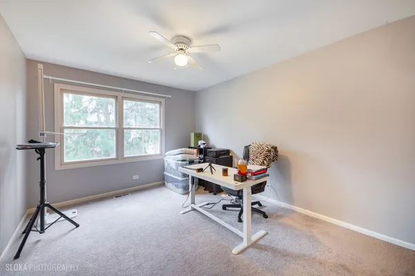 $275,000 | 229 Spring Point Drive, Carpentersville, IL 60110