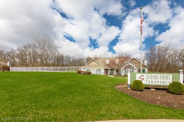 $275,000 | 229 Spring Point Drive, Carpentersville, IL 60110
