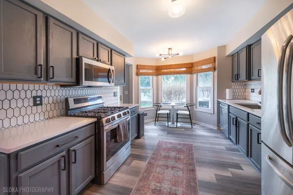 $275,000 | 229 Spring Point Drive, Carpentersville, IL 60110