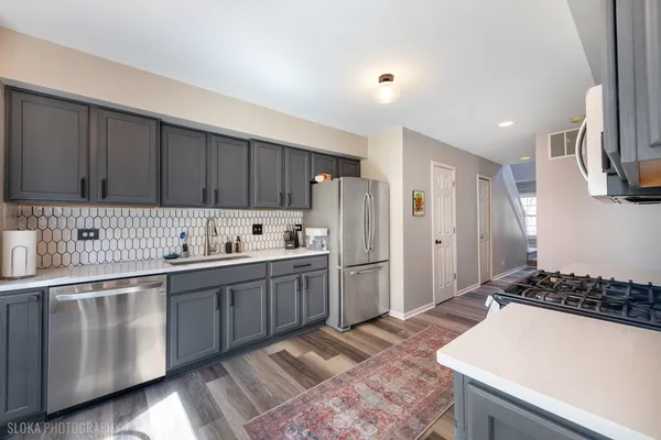 $275,000 | 229 Spring Point Drive, Carpentersville, IL 60110