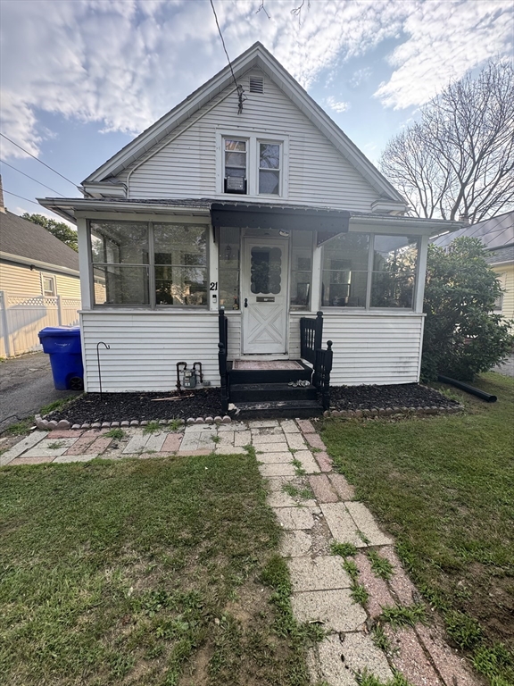 21 Fullerton Street Springfield, MA 01151 - Photo 1 of 32