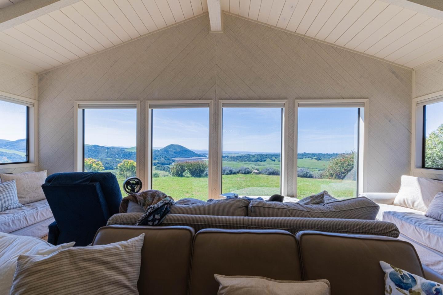 169 Old Stage Road Salinas, CA 93908 - Photo 14 of 39