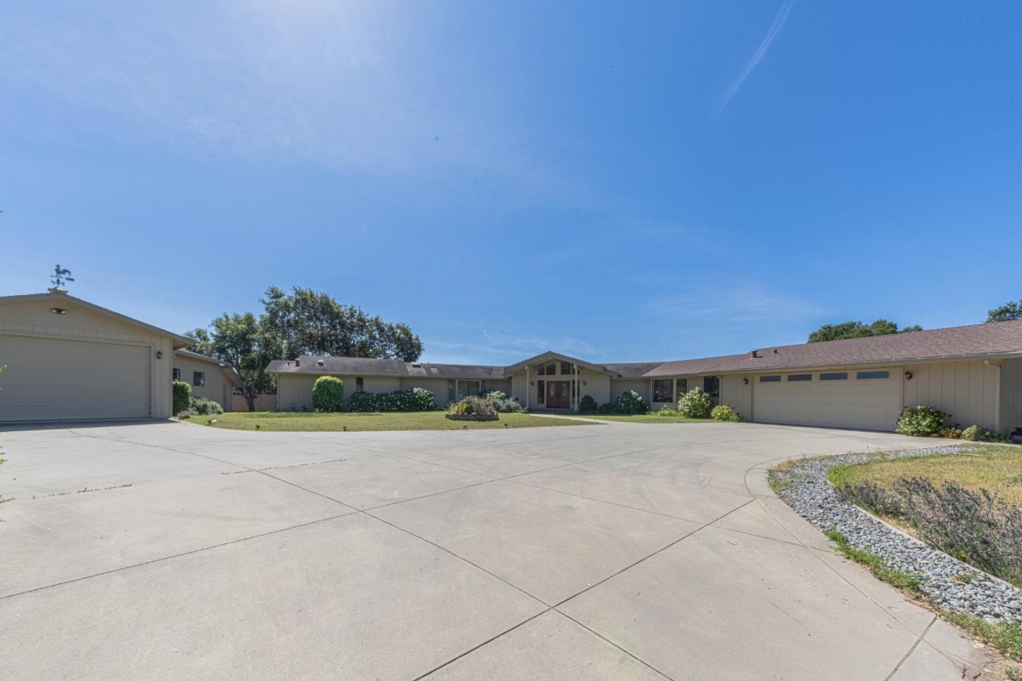 169 Old Stage Road Salinas, CA 93908 - Photo 3 of 39