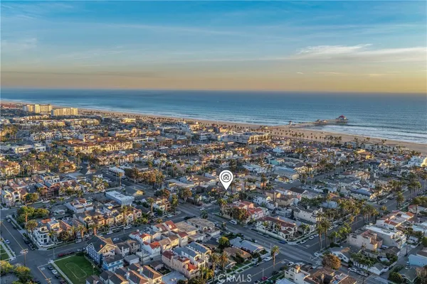 $1,375,000 | 318 8th Street, Huntington Beach, CA 92648