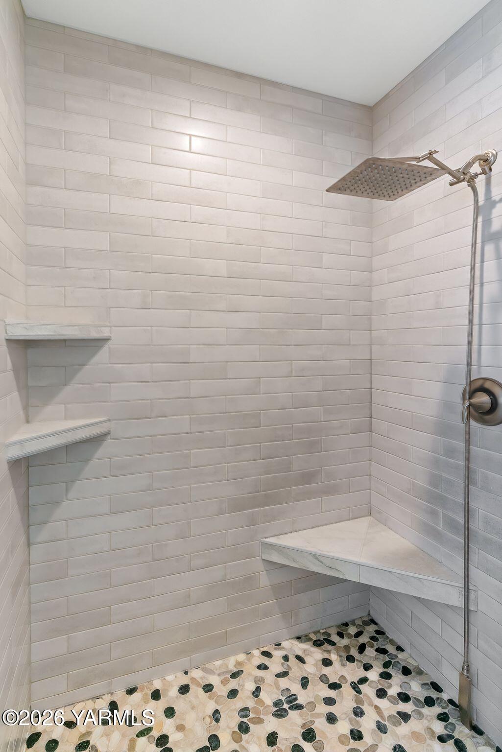 11007 Summitview Ext Road Yakima, WA 98908 - Photo 18 of 44 Master Shower