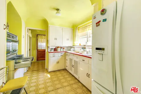 $618,000 | 8106 Normandie Avenue, Los Angeles, CA 90044