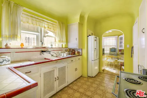 $618,000 | 8106 Normandie Avenue, Los Angeles, CA 90044