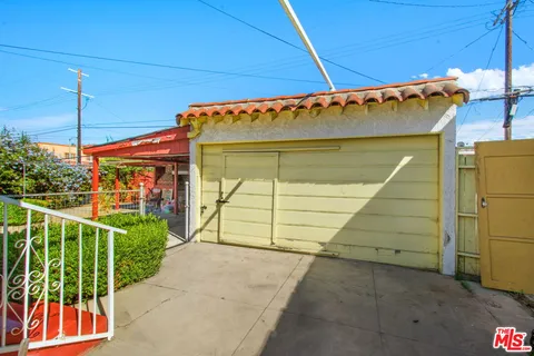 $618,000 | 8106 Normandie Avenue, Los Angeles, CA 90044