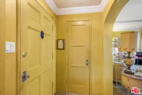 $618,000 | 8106 Normandie Avenue, Los Angeles, CA 90044