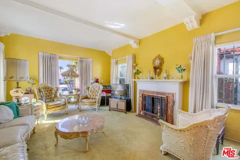 $618,000 | 8106 Normandie Avenue, Los Angeles, CA 90044