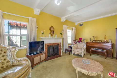 $618,000 | 8106 Normandie Avenue, Los Angeles, CA 90044