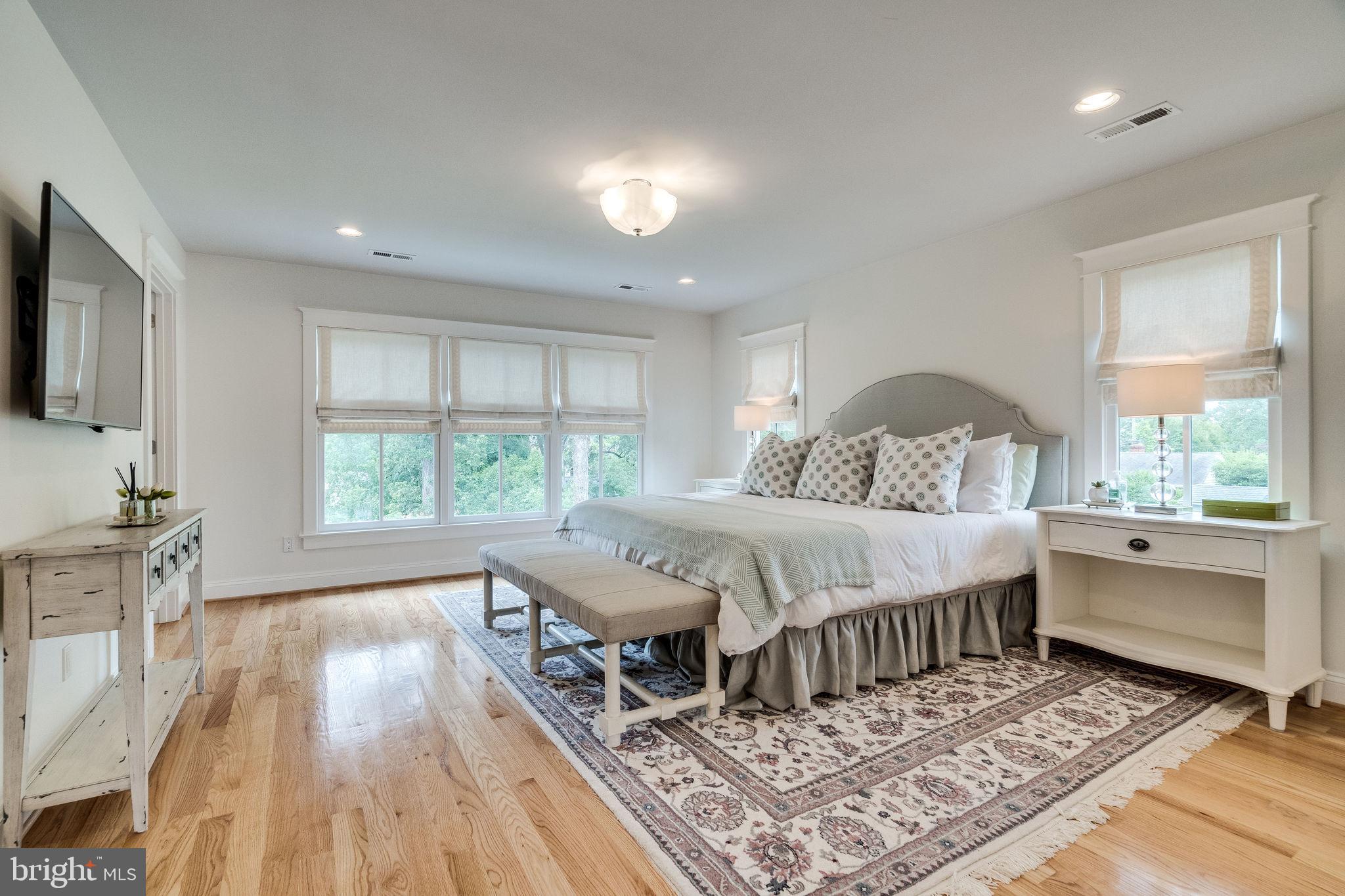 6221 Arkendale Road Alexandria, VA 22307 - Photo 24 of 60 Spacious owner's suite