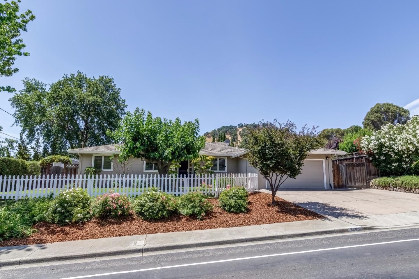 3263 Withers Avenue Lafayette, CA 94549 - Photo 3 of 28