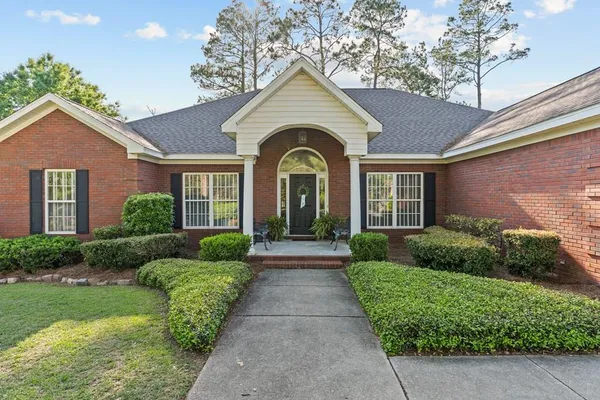 $439,900 | 214 Stonegate Drive, Dothan, AL 36305