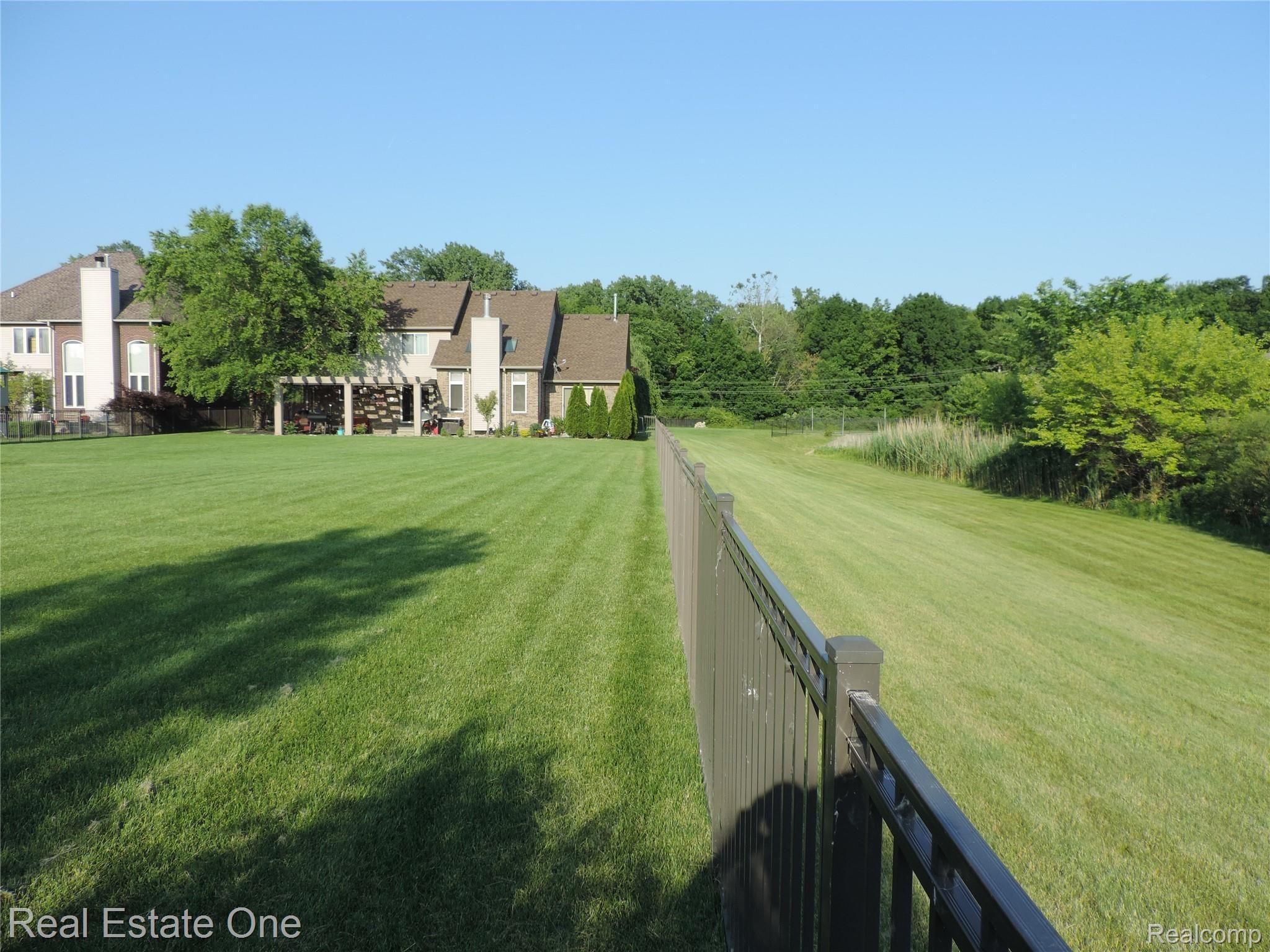 49337 Monte Road New Baltimore, MI 48047 - Photo 10 of 62 DSCN1843.JPG