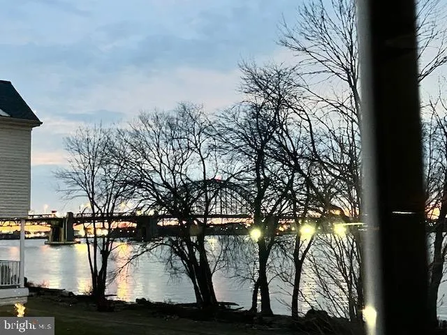 $2,700 | 6007 Riverfront Drive, Palmyra, NJ 08065