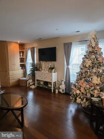 $2,700 | 6007 Riverfront Drive, Palmyra, NJ 08065