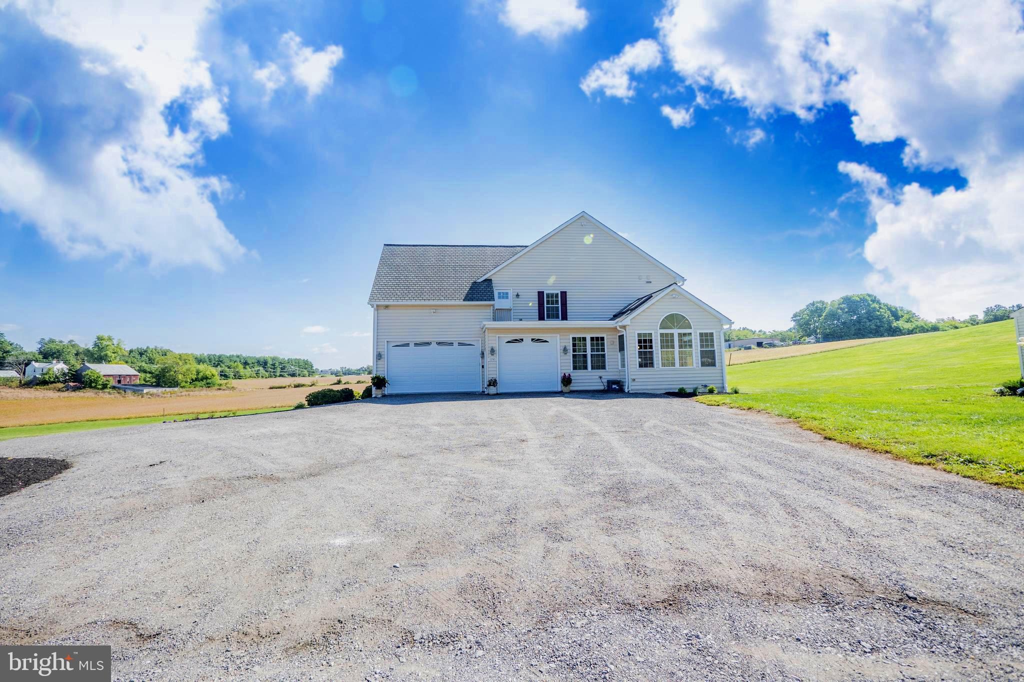 12763 Liberty Road Mount Airy, MD 21771 - Photo 5 of 98 Three Car Garage