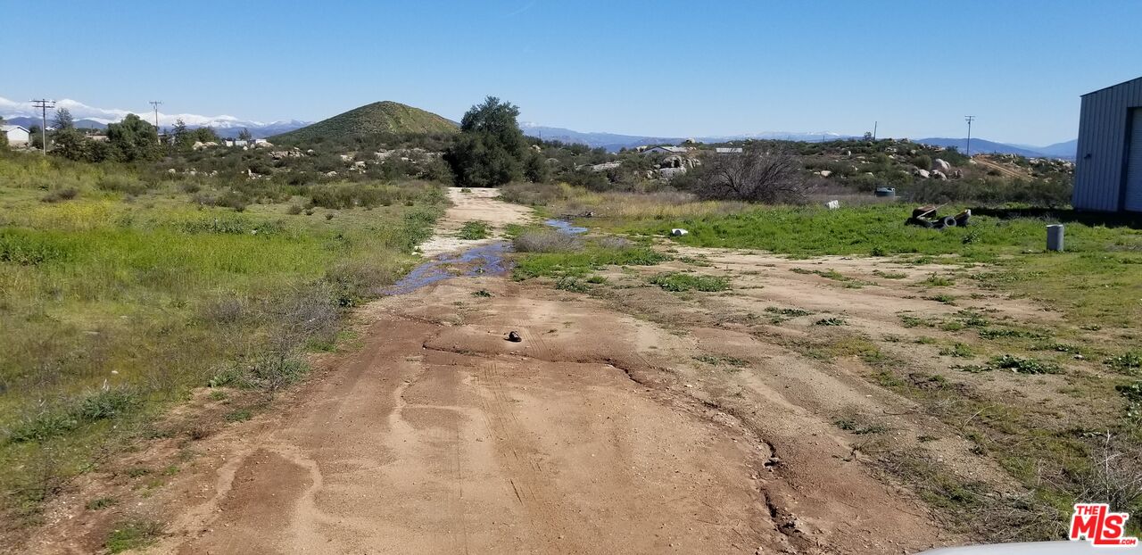 35435 Twin Willow Road Murrieta, CA 92563 - Photo 9 of 36