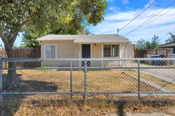 $235,000 | 4423 East Floradora Avenue, Fresno, CA 93703