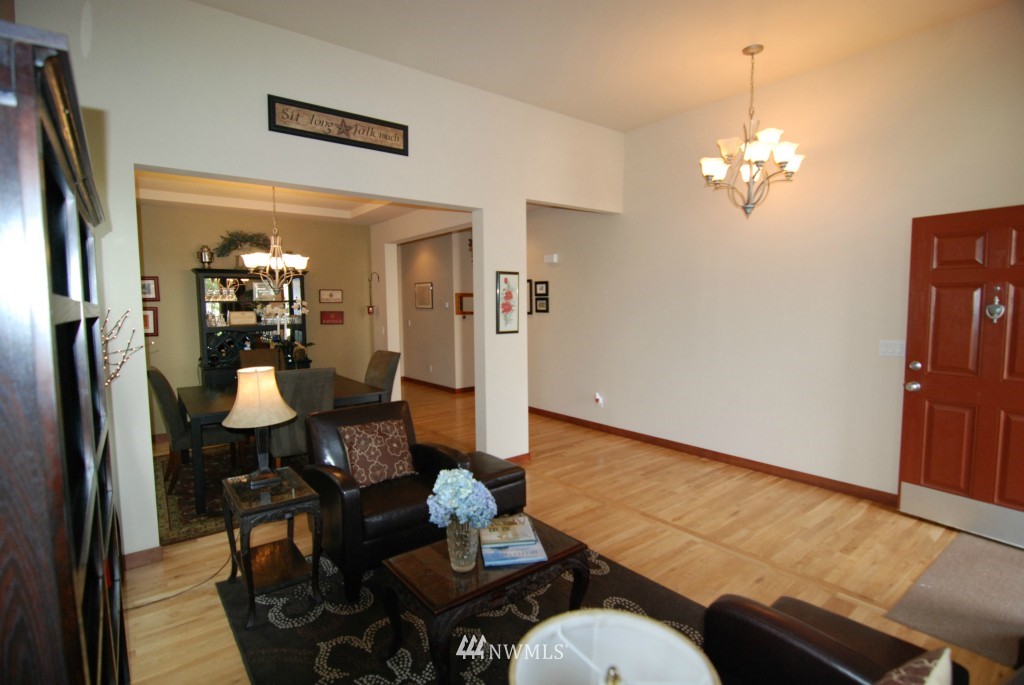 16519 42nd Avenue Southeast Bothell, WA 98012 - Photo 5 of 23 Gallery Image 5