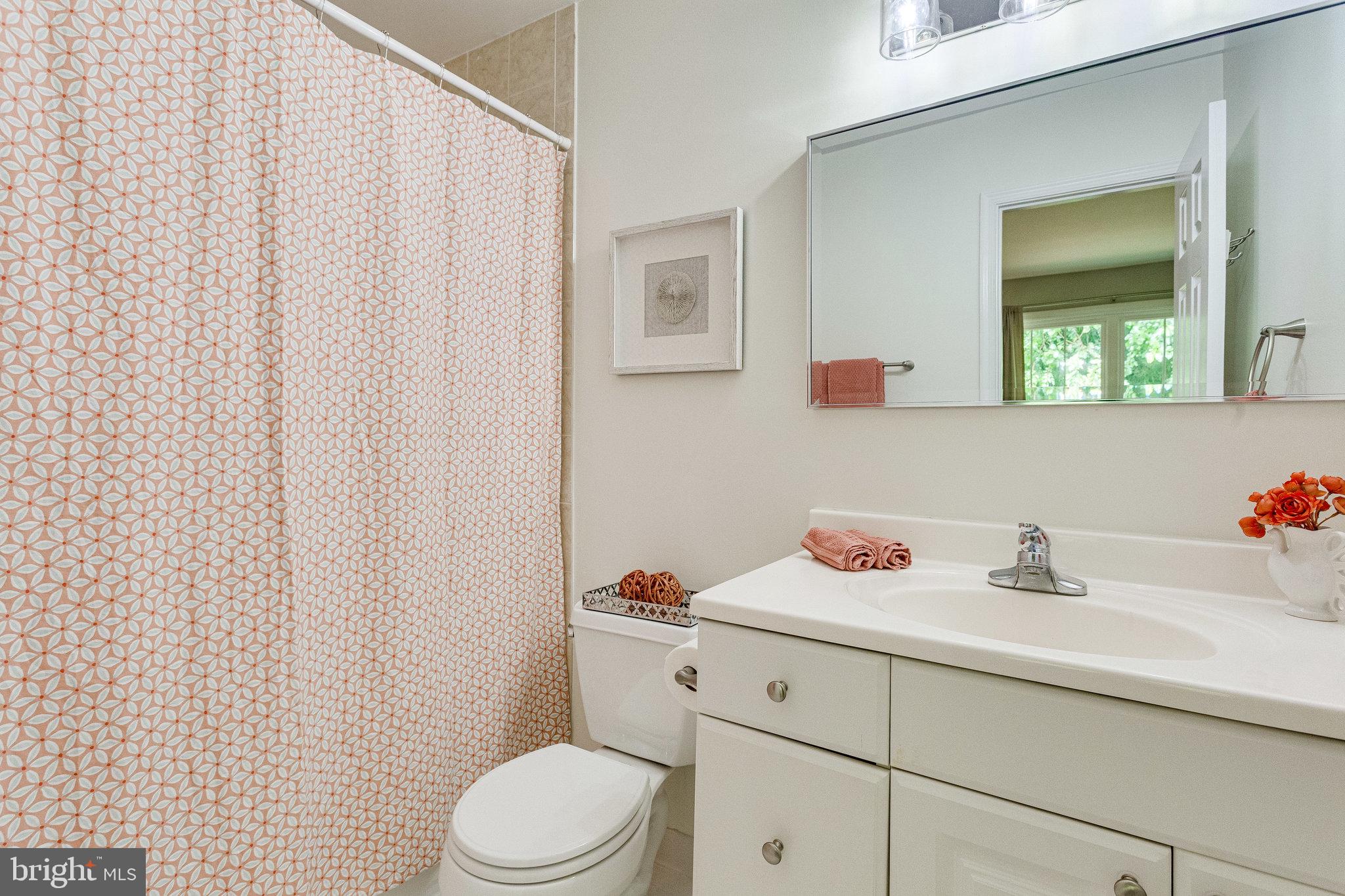 3853 9th Road South Arlington, VA 22204 - Photo 21 of 32 2nd upstairs bathroom