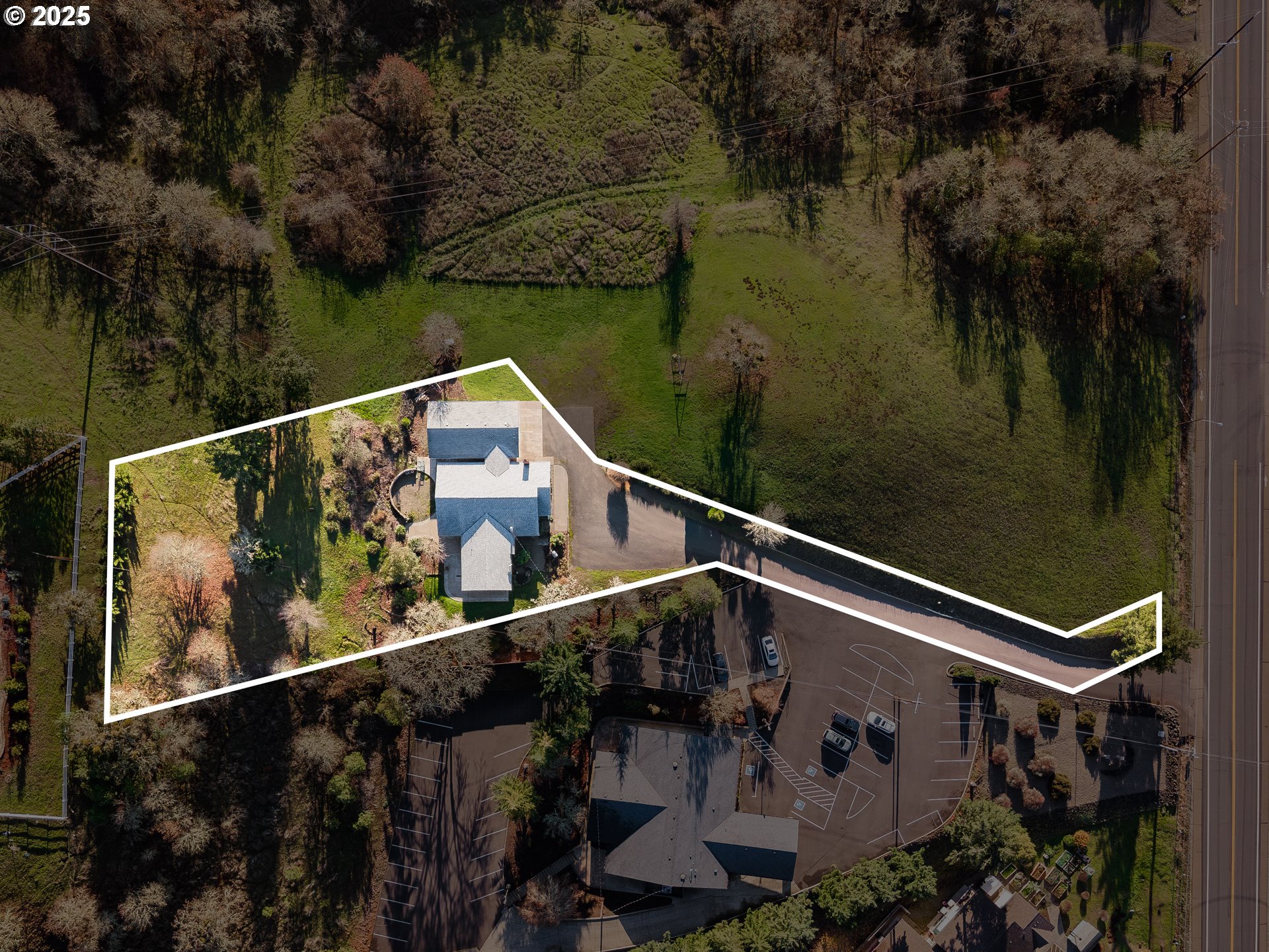 1183 Lookingglass Road Roseburg, OR 97471 - Photo 44 of 47 a wooden bridge sitting in front of house