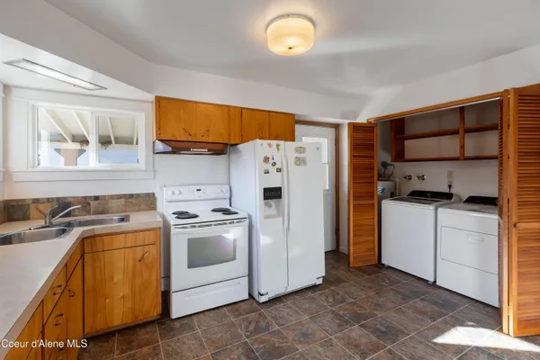 $470,000 | 218 South 2nd Avenue, Sandpoint, ID 83864