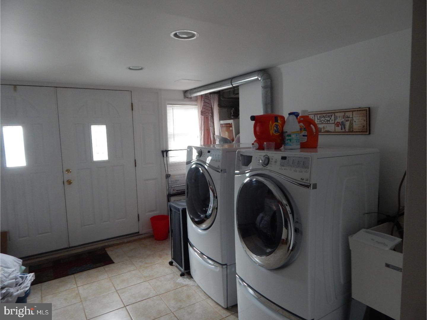 11814 Basile Road Philadelphia, PA 19154 - Photo 16 of 20 Laundry Room