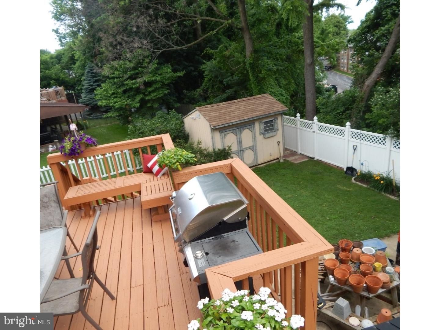 11814 Basile Road Philadelphia, PA 19154 - Photo 3 of 20 Deck