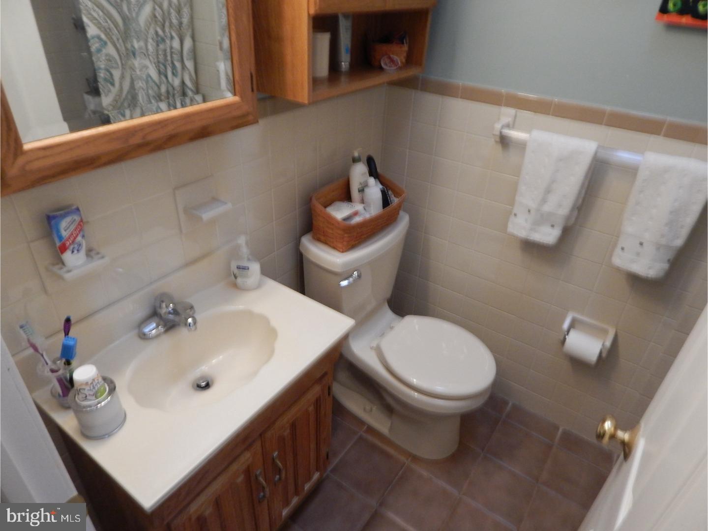 11814 Basile Road Philadelphia, PA 19154 - Photo 10 of 20 Bathroom