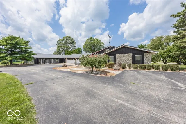 $1,680,000 | 9001 South Co Road 700 West, Daleville, IN 47334