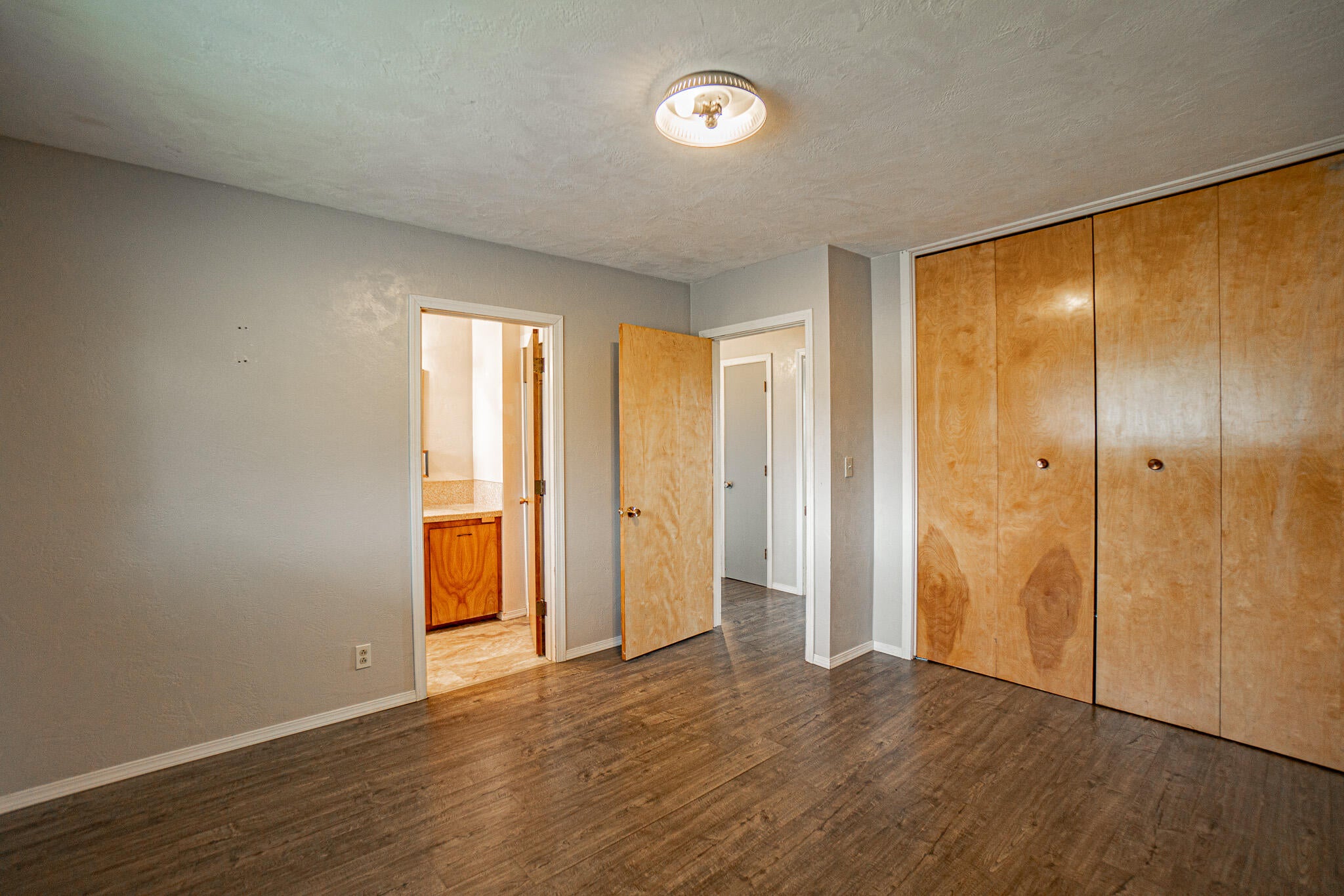 4380 Royal Crest Road Talent, OR 97540 - Photo 10 of 19 DSC00431-HDR