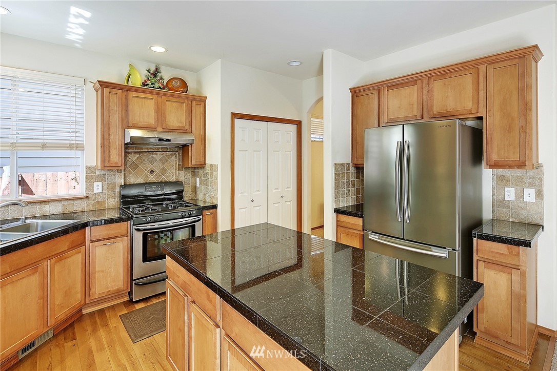 110 195th Place Southwest Bothell, WA 98012 - Photo 5 of 18