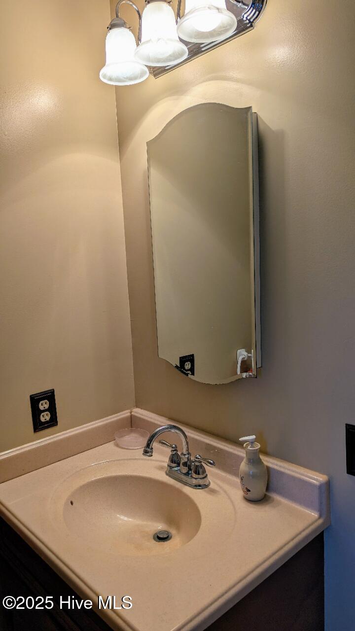 106 Palomino Road Carthage, NC 28327 - Photo 25 of 48 HALL BATHROOM