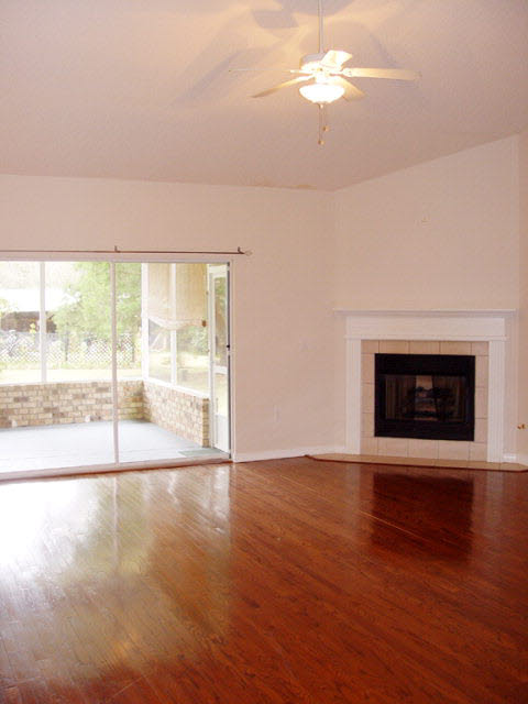 9546 Mosley Road Fairhope, AL 36532 - Photo 5 of 45 LR, vaulted ceiling