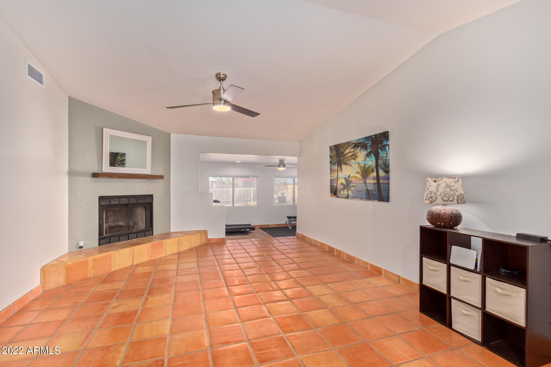 1503 East Cloud Road Phoenix, AZ 85086 - Photo 6 of 39 0009-09-Cloud