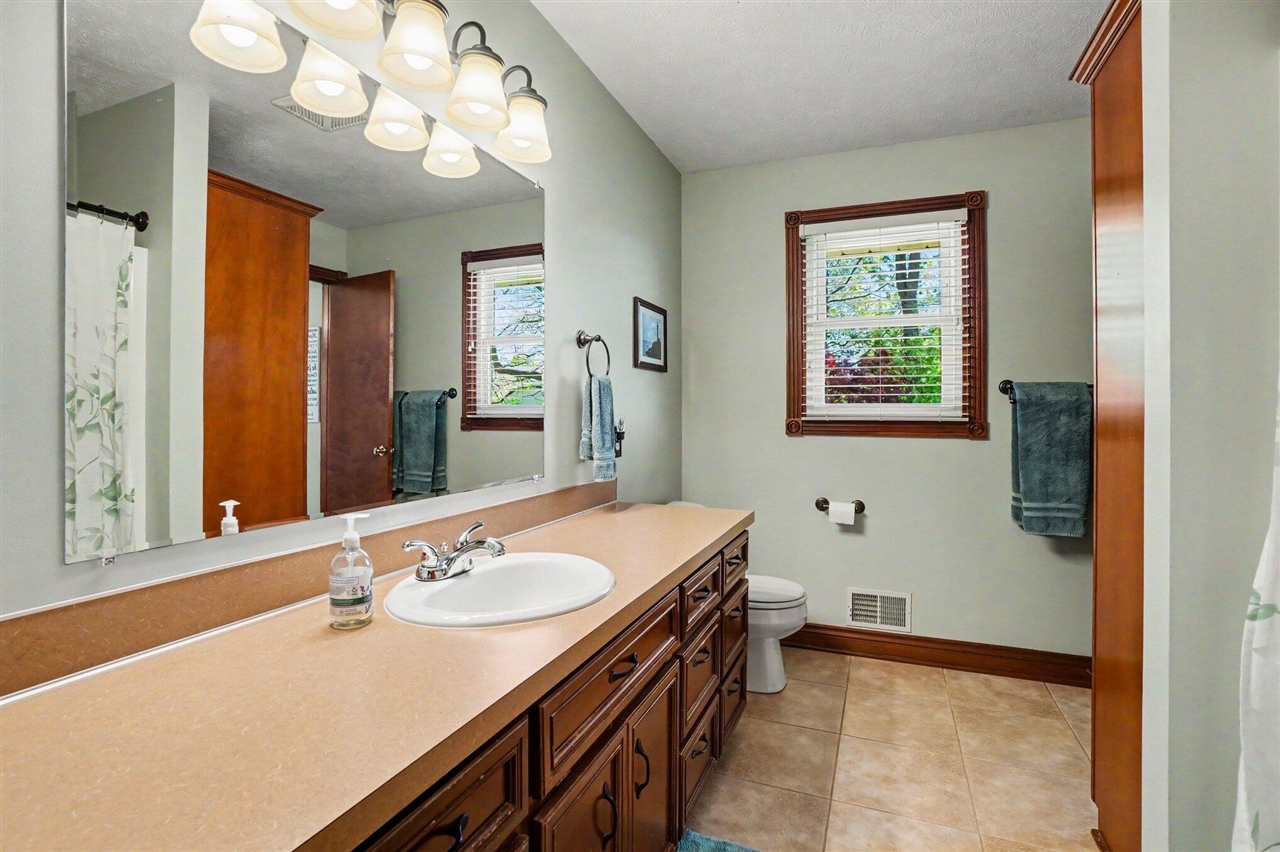 7368 Cherry Avenue Jenison, MI 49428 - Photo 13 of 37
