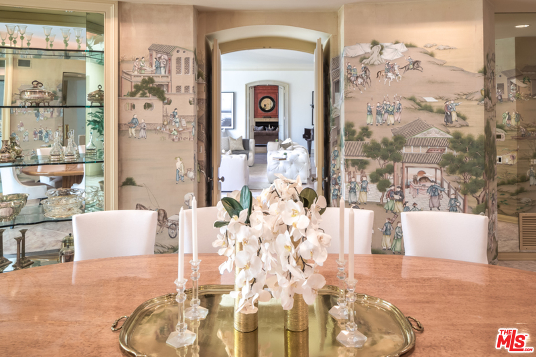 130 South Mapleton Drive Los Angeles, CA 90024 - Photo 5 of 10