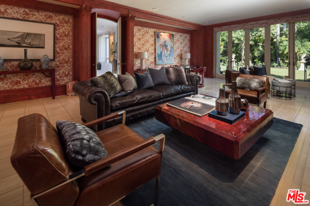 130 South Mapleton Drive Los Angeles, CA 90024 - Photo 6 of 10