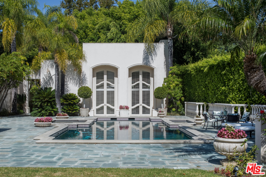 130 South Mapleton Drive Los Angeles, CA 90024 - Photo 9 of 10