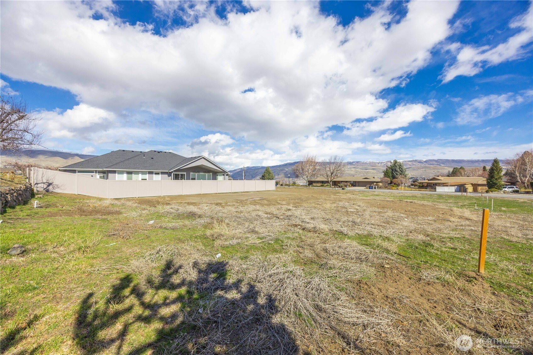 1808 North Road Wenatchee, WA 98801 - Photo 3 of 4 a view of an ocean
