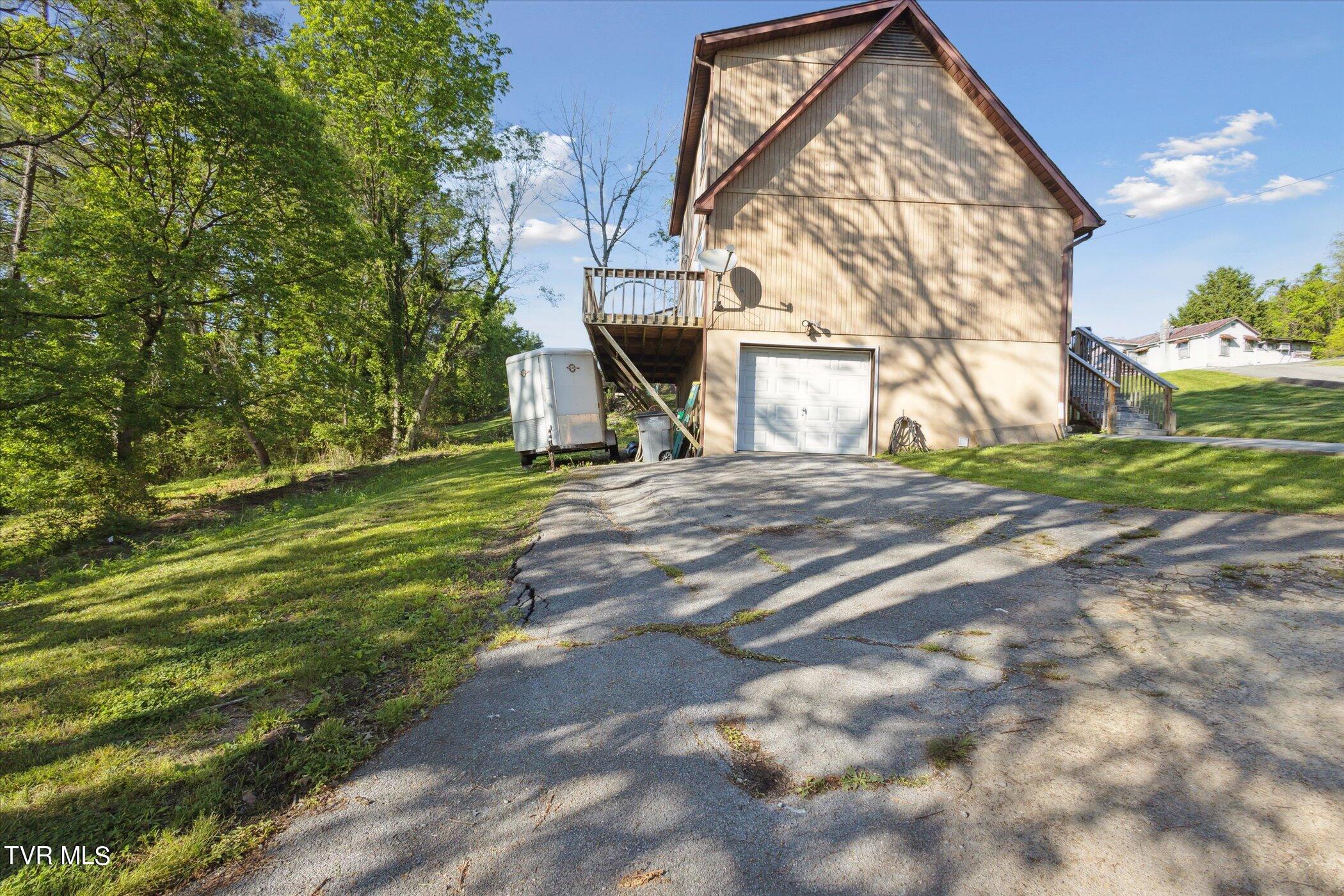 1679 Ridgeway Drive Kingsport, TN 37664 - Photo 5 of 31 IMG_1502