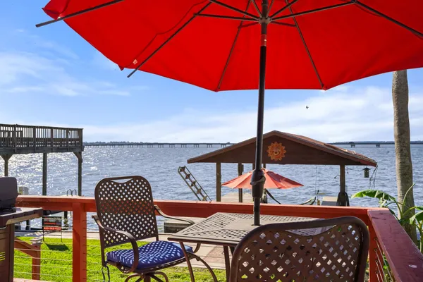 $695,500 | 16402 Clearwater Circle, Montgomery, TX 77356