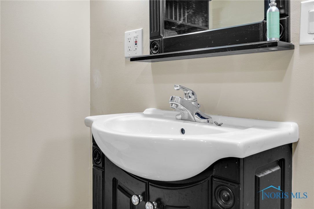 1147 Patchen Road Oregon, OH 43616 - Photo 32 of 44 Gallery Image 32